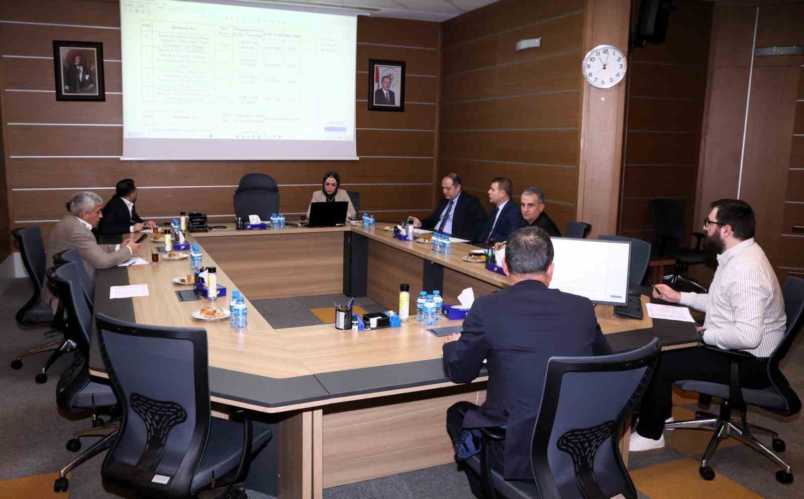 Ramazan ayı boyunca iş yerleri imsak vaktine kadar a&ccedil;ık kalabilecek
