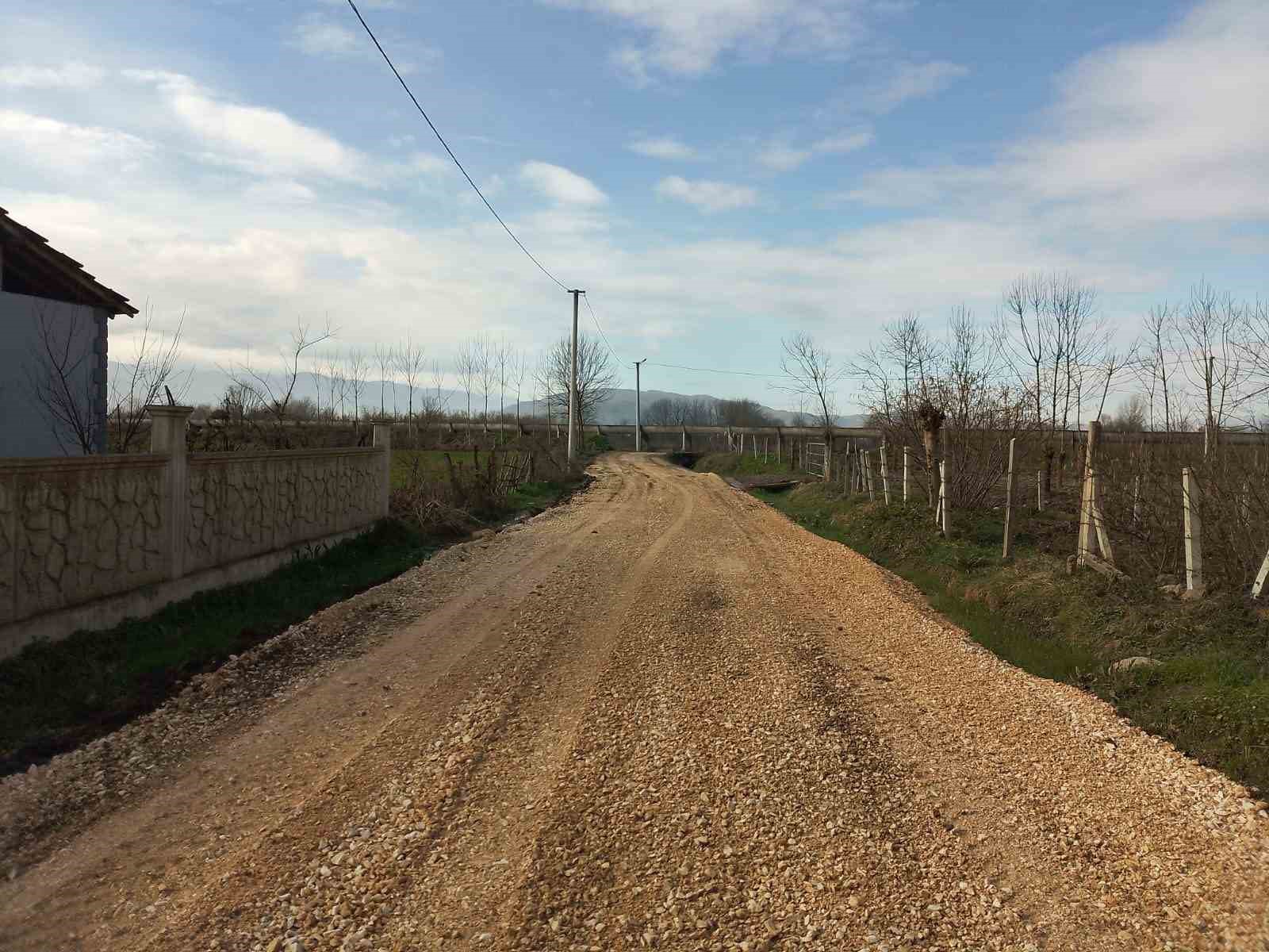 Yollarda &ccedil;alışmalar s&uuml;r&uuml;yor
