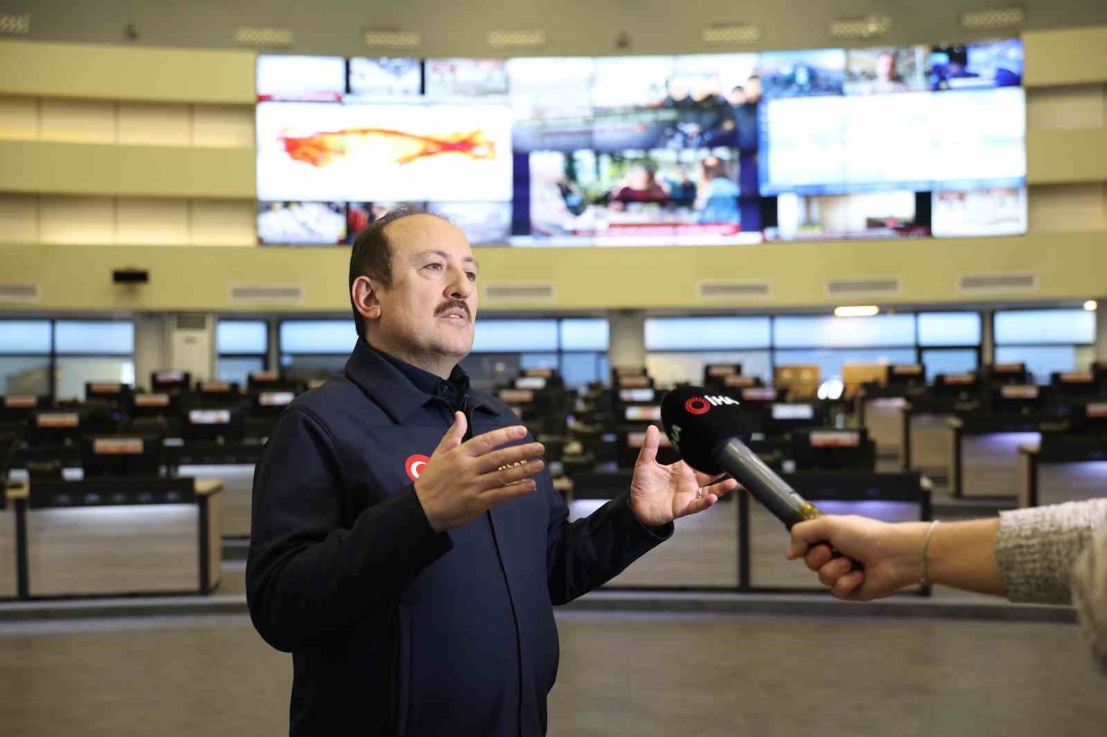 AFAD Başkanı Pehlivan asrın felaketinin yıl d&ouml;n&uuml;m&uuml;nde yapılan &ccedil;alışmaları anlattı: 1 milyon civarında &ccedil;adır, 428 konteyner kent kuruldu
