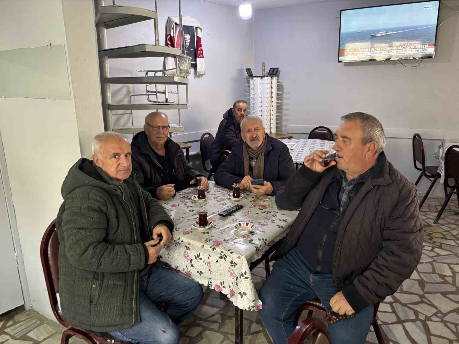 Bu kıraathanede &ccedil;ay 5 lira
