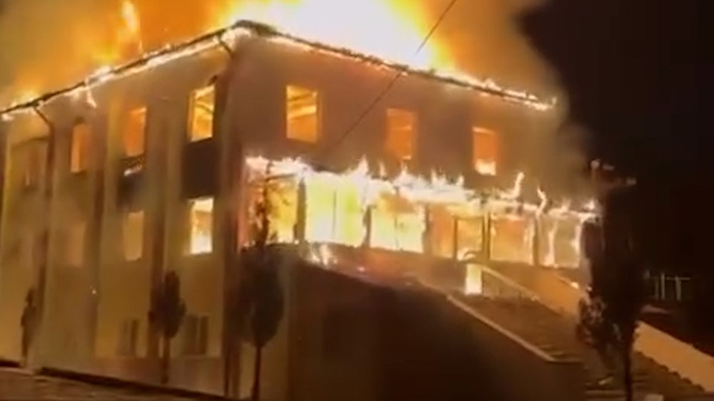 Bolu’da cami alev alev yandı