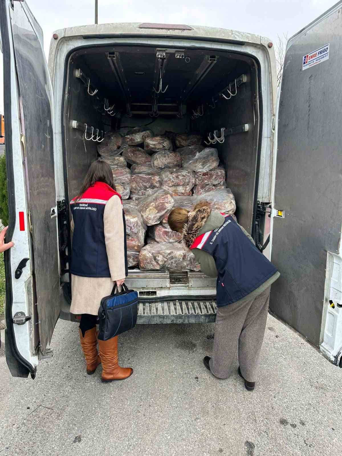 Tekirdağ&rsquo;da 3 bin 500 kilogram bozuk sakatat imha edildi
