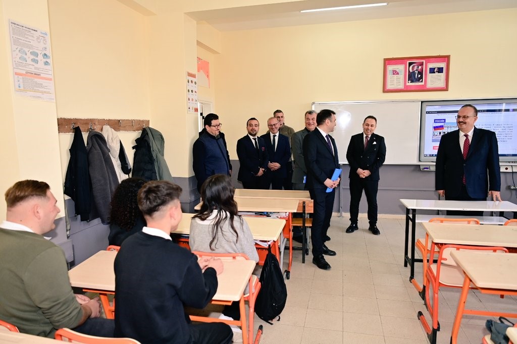 Vali Canbolat&rsquo;tan mesleki eğitime yakın takip
