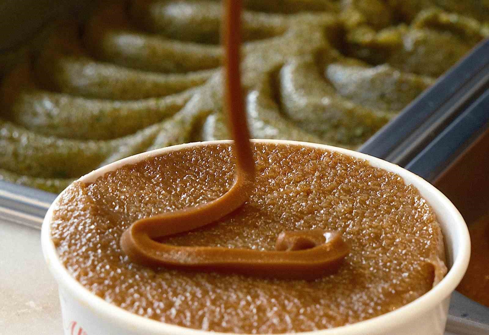 Yüzlerce yıllık tatlıyı dondurmayla buluşturdu; şimdi dünyaya satıyor