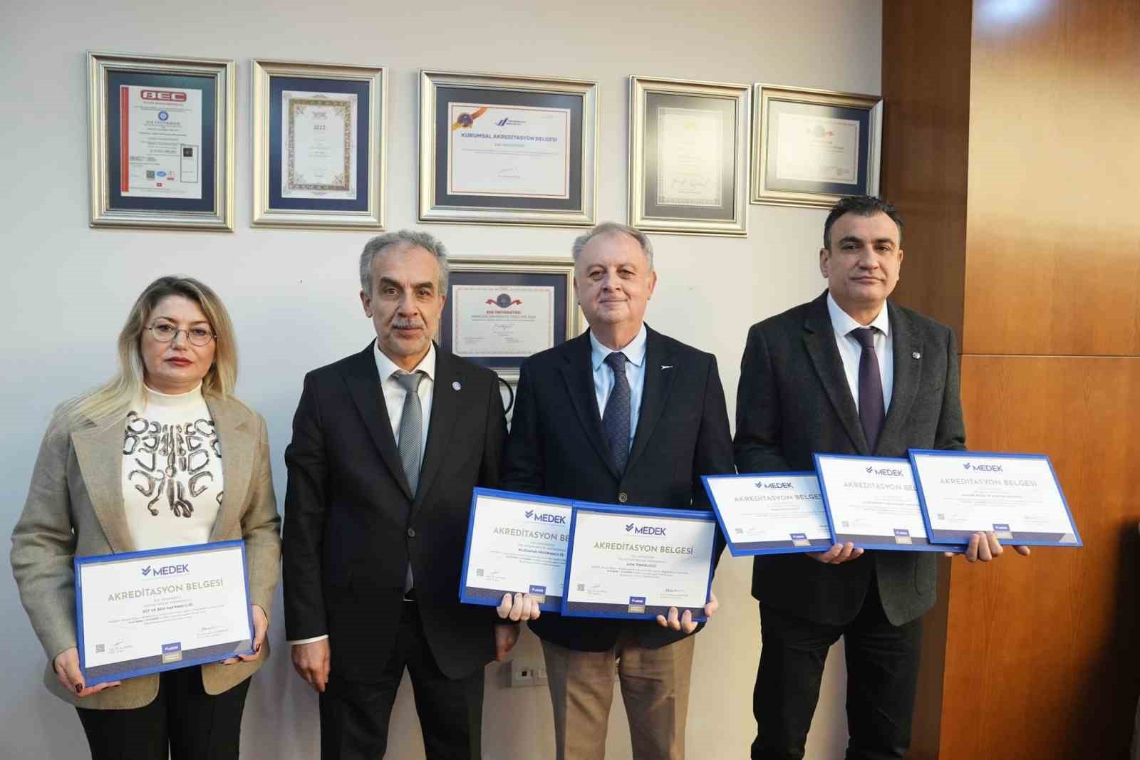 EÜ’de 6 ön lisans programı daha akreditasyon aldı