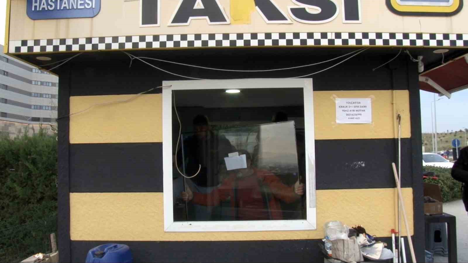 Taksi durağında dehşet anları: Güvenlik kamerası görüntüleri ortaya çıktı