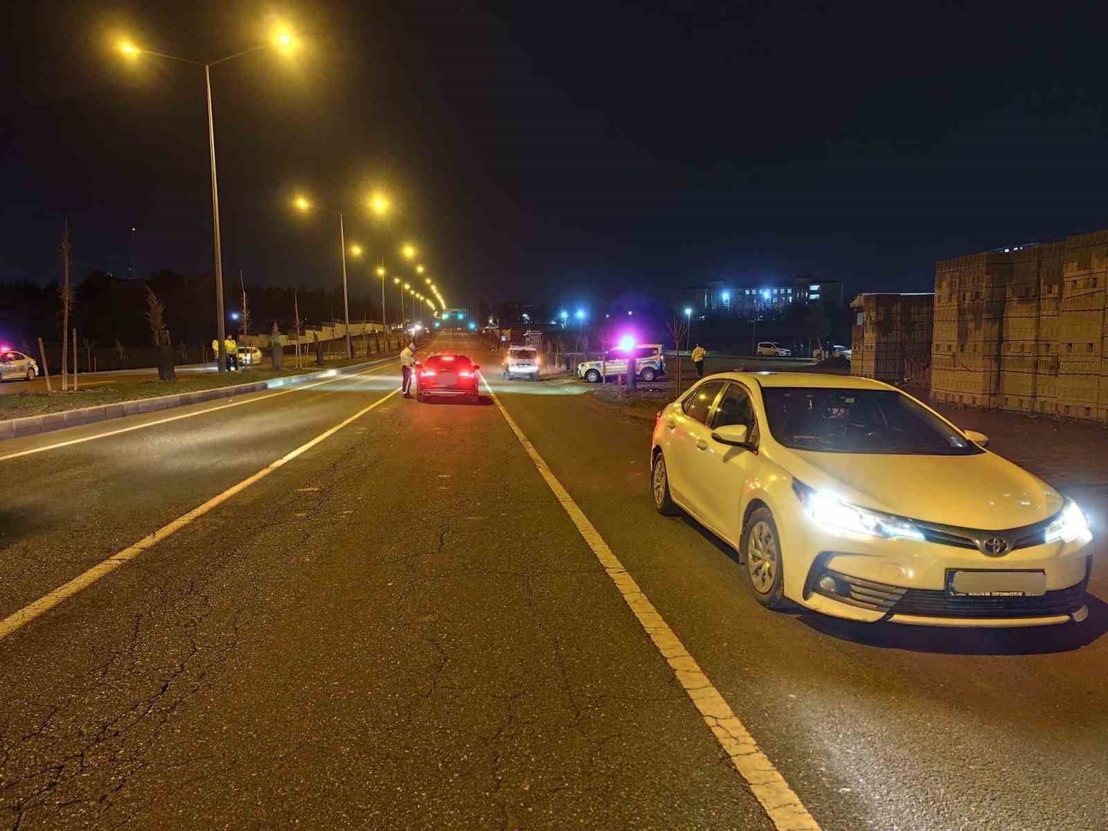 Batman&rsquo;da radar ve alkol kontrolleri gece boyu sürüyor