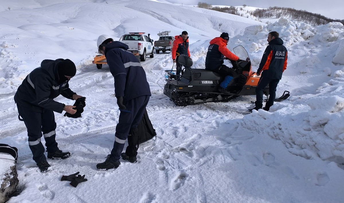 Muş&rsquo;ta kar motorlu m&uuml;dahale: 10 k&ouml;y ve 24 mezraya yeniden enerji verildi
