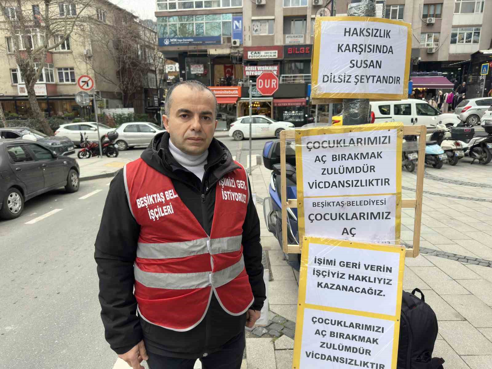 Beşiktaş Belediyesinde işten &ccedil;ıkarıldığını &ouml;ne s&uuml;ren CHP&rsquo;li &uuml;ye 52 g&uuml;nd&uuml;r eylemde
