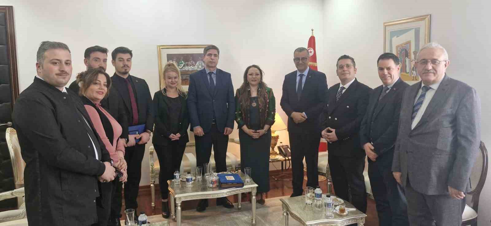 T&uuml;rkiye-Tunus hattında sağlık ve yatırım iş birliği g&uuml;&ccedil;leniyor
