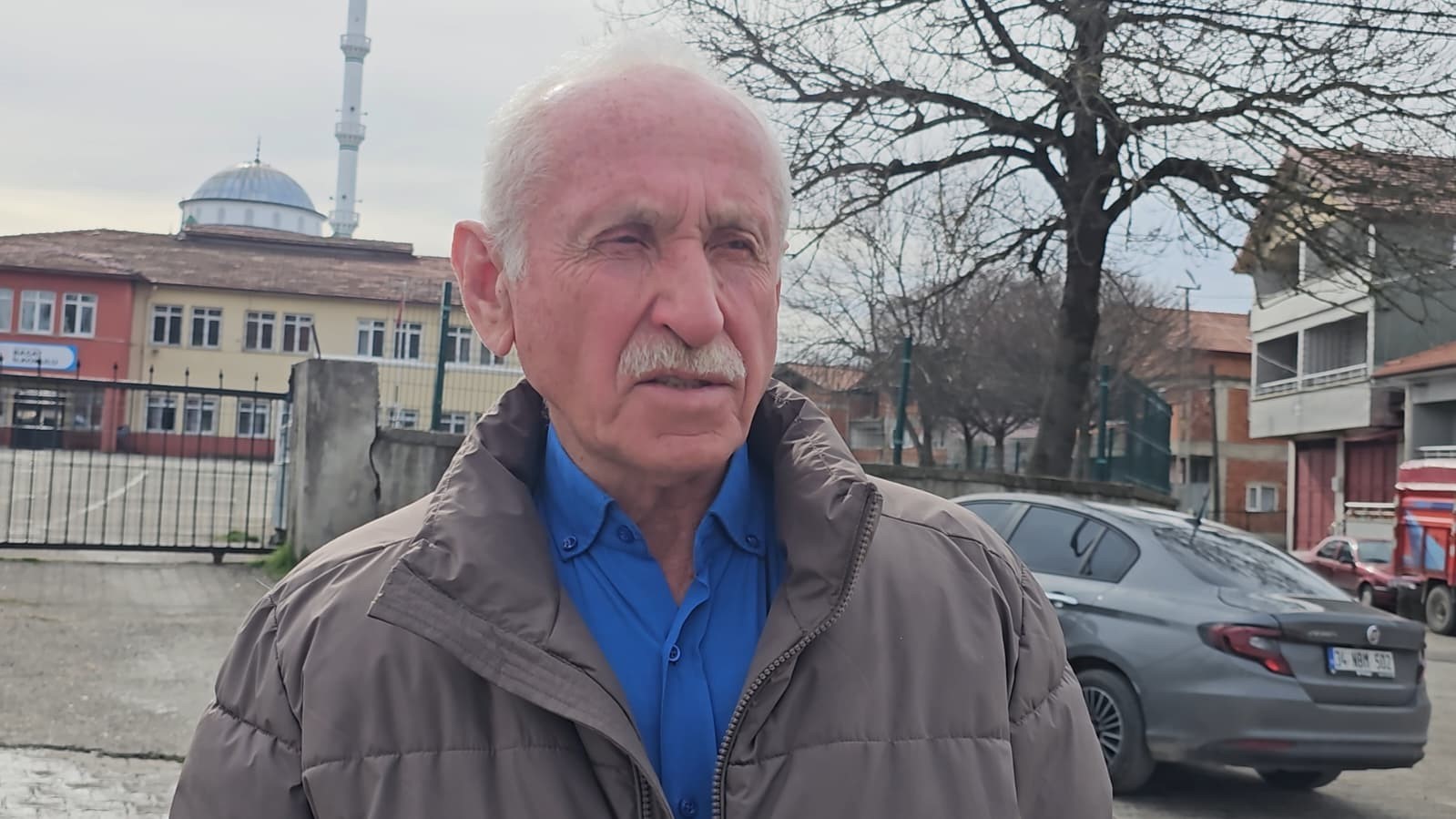 Bu acıya y&uuml;rek dayanmaz, babası 7 yaşındaki kızının tabutunu taşıdı
