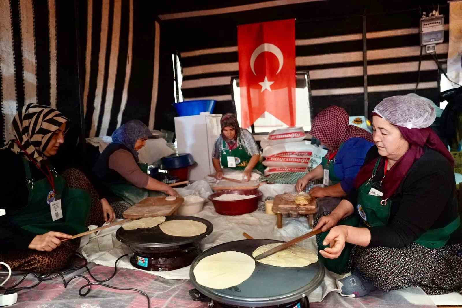 Y&ouml;r&uuml;klerin &rsquo;Kıl &ccedil;adırı&rsquo; kuruldu fuarın g&ouml;zdesi oldu
