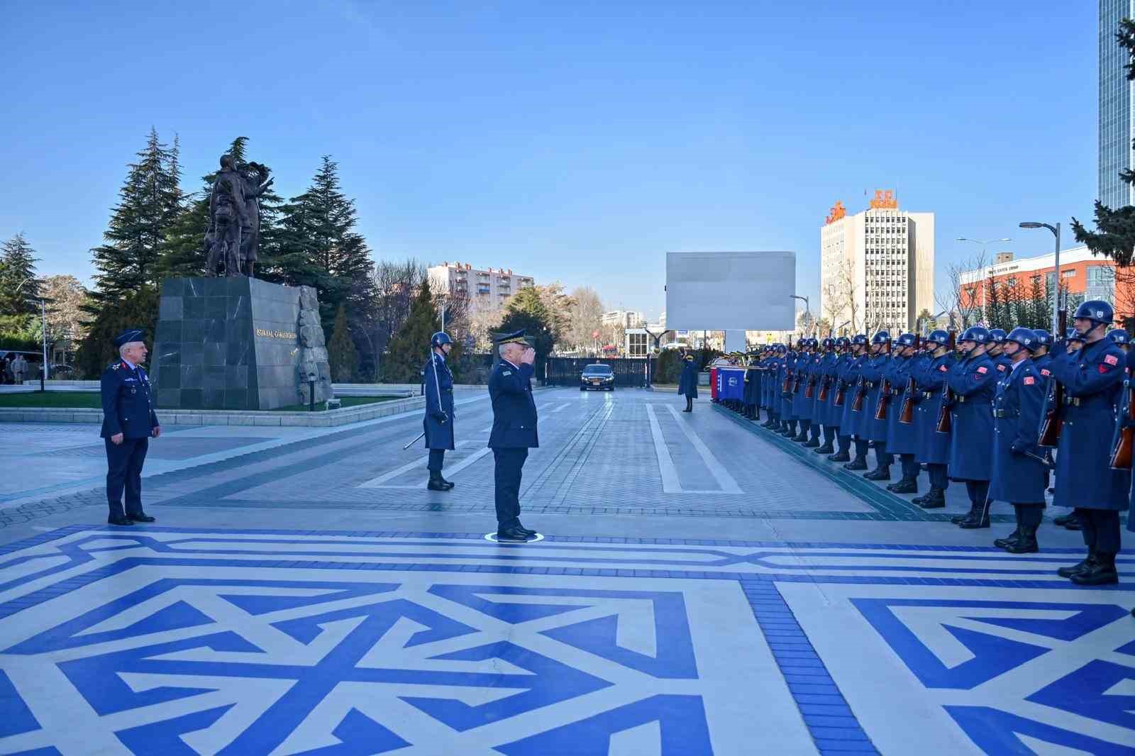 Arnavutluk Hava Kuvvetleri Komutanı Ferdinant Dimo&rsquo;dan, T&uuml;rk Hava Kuvvetleri Komutanlığına ziyaret
