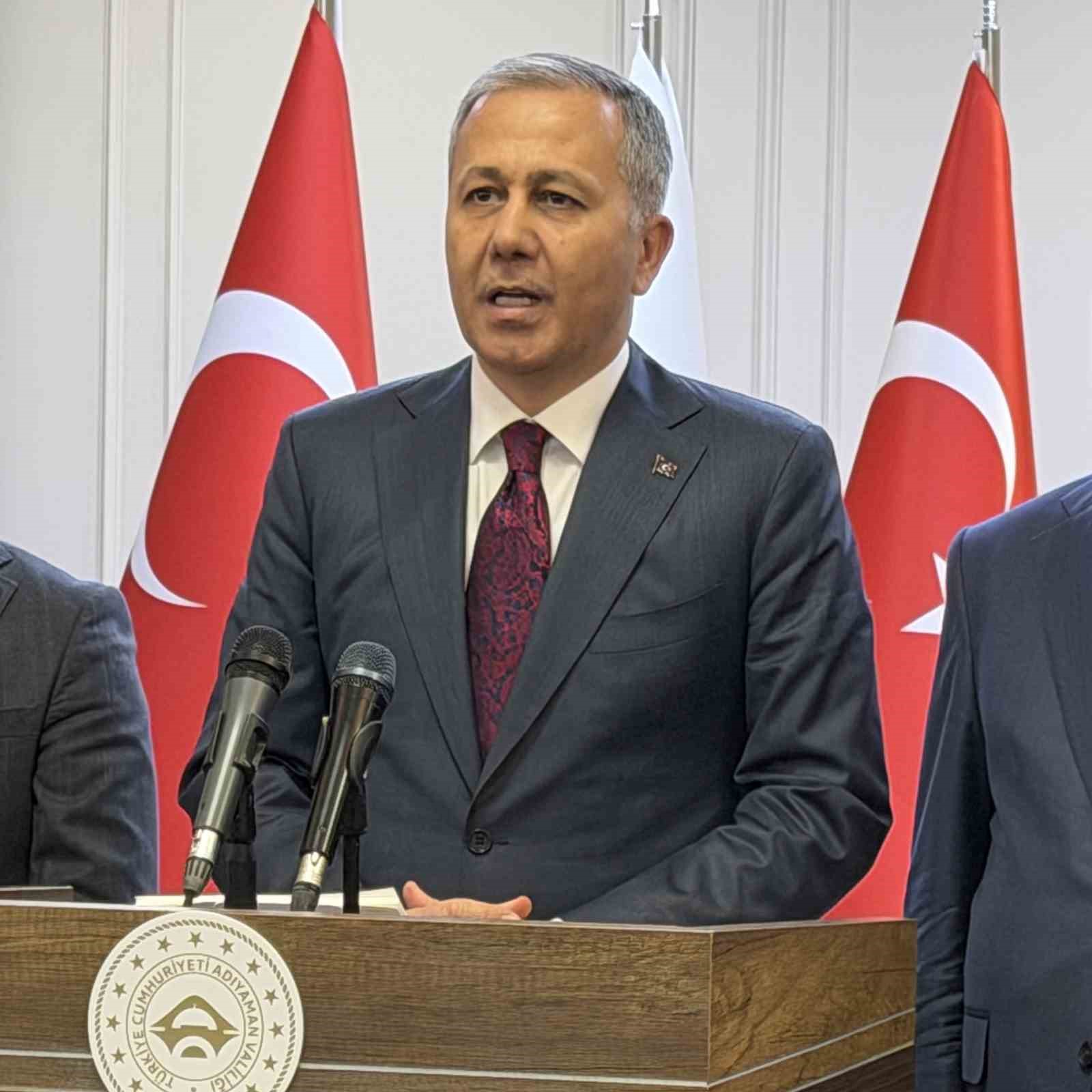 Bakan Yerlikaya: "Asrın felaketini asrın inşasına d&ouml;n&uuml;şt&uuml;rd&uuml;k"
