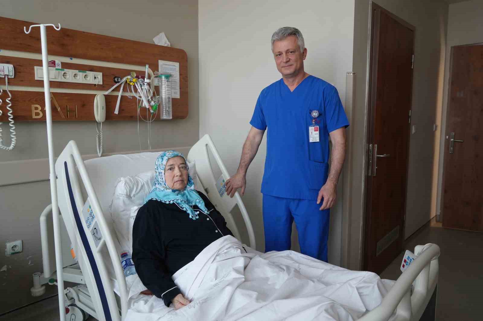 Görenler kilo aldı sandı, karnından 30 santim uzunluğunda 10,5 kiloluk kitle çıktı