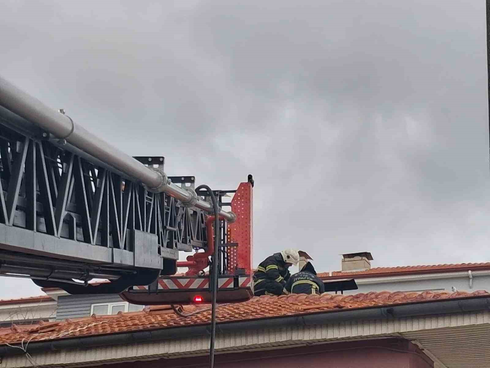 Burdur’da baca yangını itfaiye ekiplerince söndürüldü