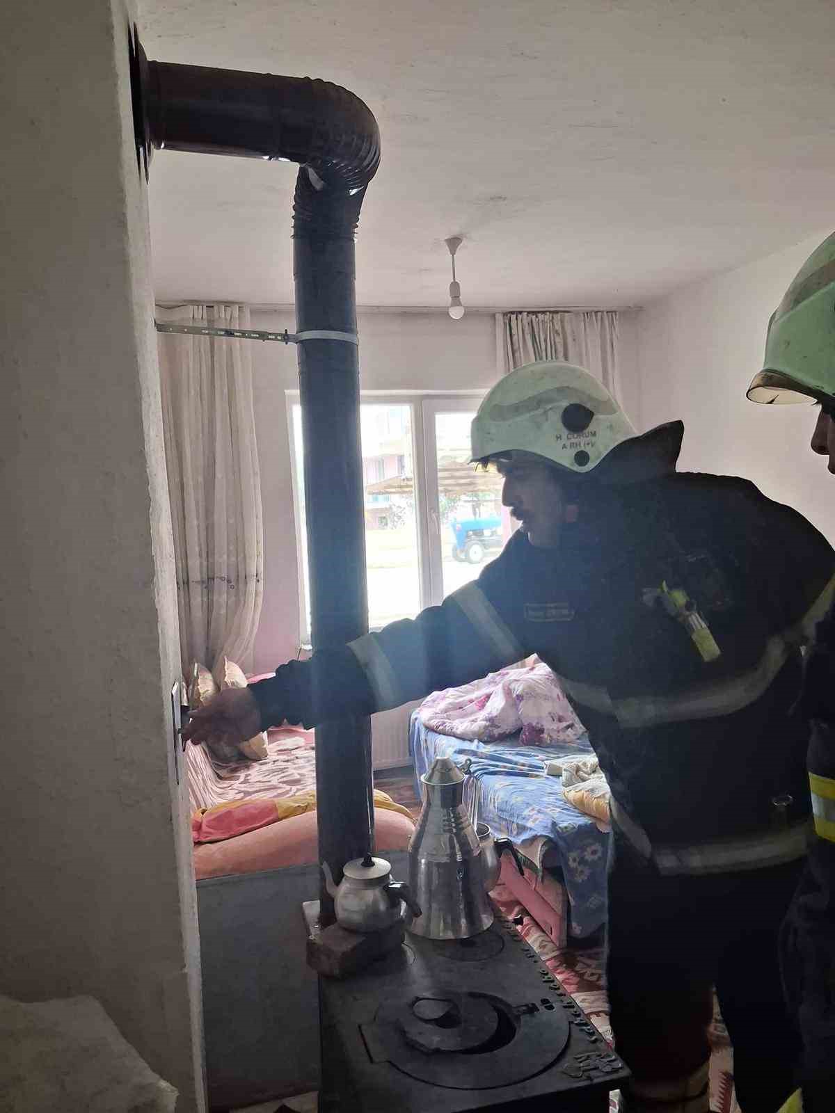 Burdur&rsquo;da baca yangını itfaiye ekiplerince s&ouml;nd&uuml;r&uuml;ld&uuml;
