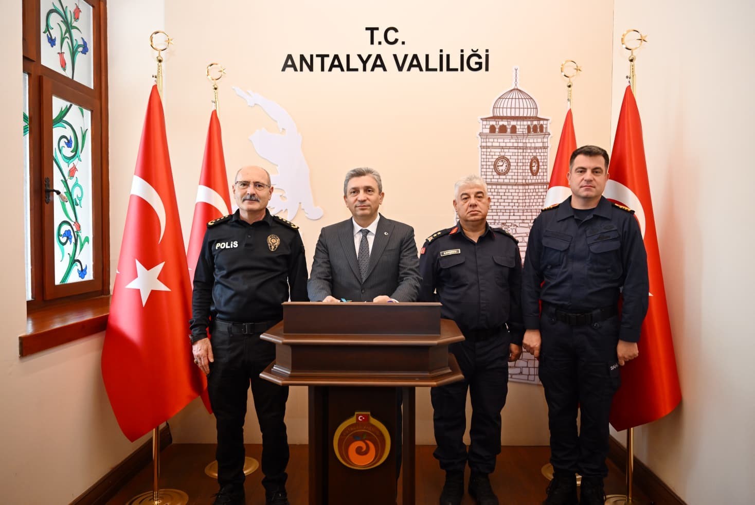 Antalya Valisi Şahin: "Otob&uuml;s kazasında rapor hen&uuml;z &ccedil;ıkmadı"
