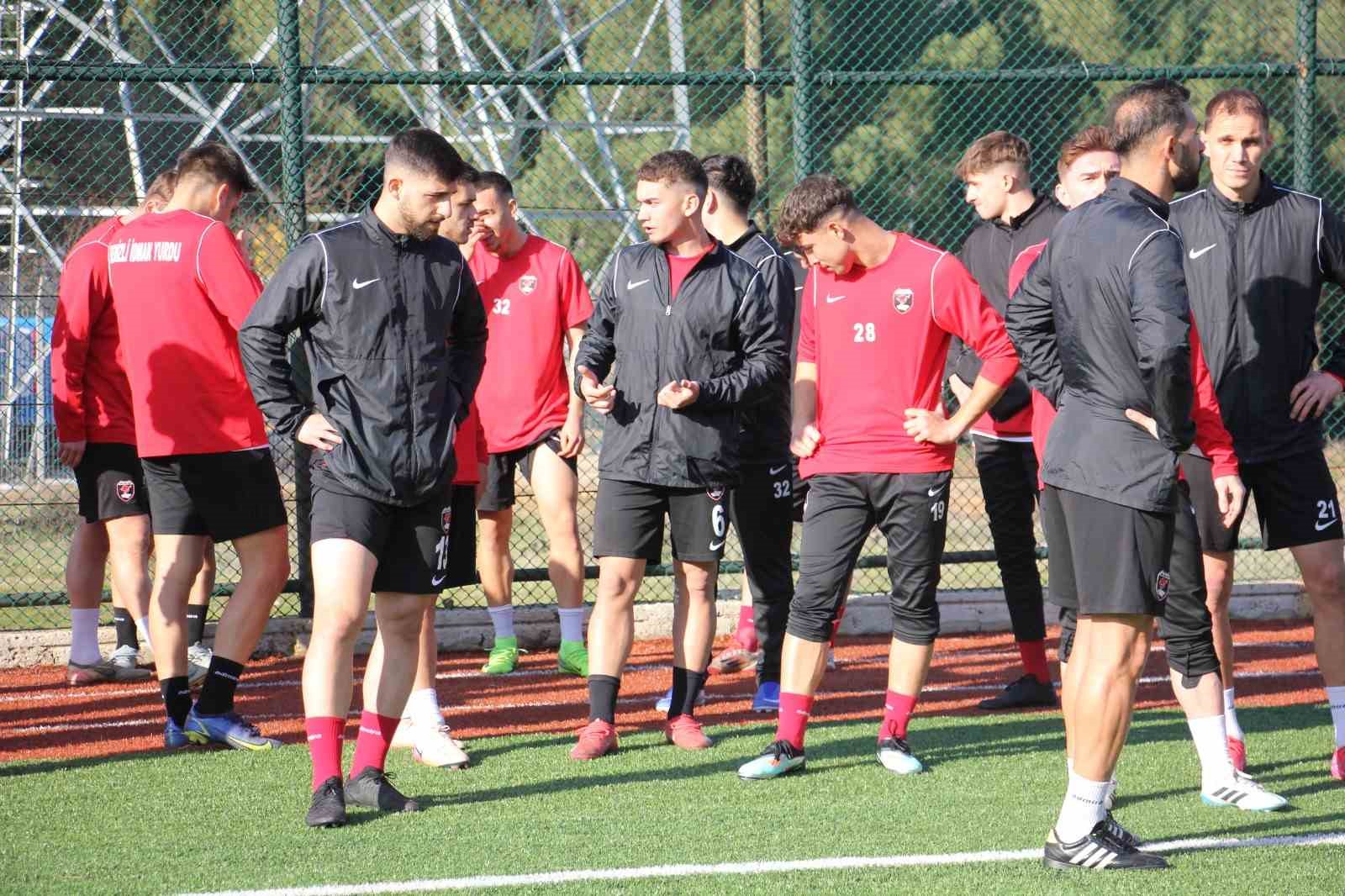 Denizli İdmanyurdu&rsquo;nda Ayvalıkg&uuml;c&uuml; ma&ccedil;ı hazırlıkları devam etti
