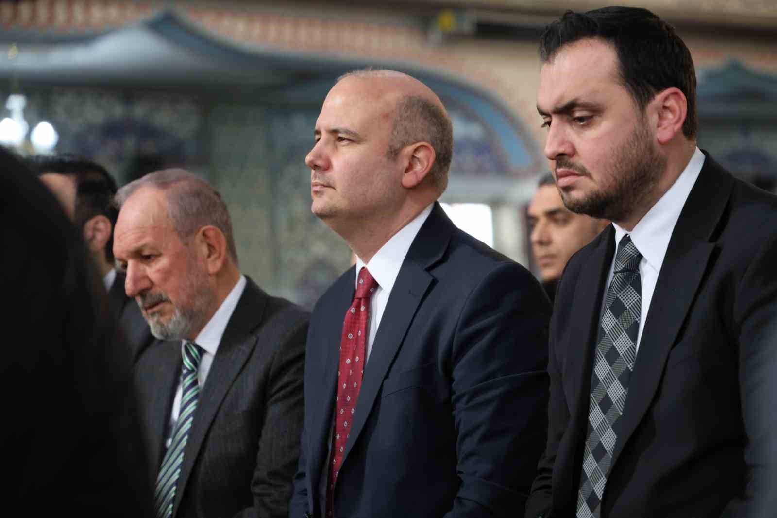 Elazığ&rsquo;da depremde hayatını kaybedenler dualarla anıldı
