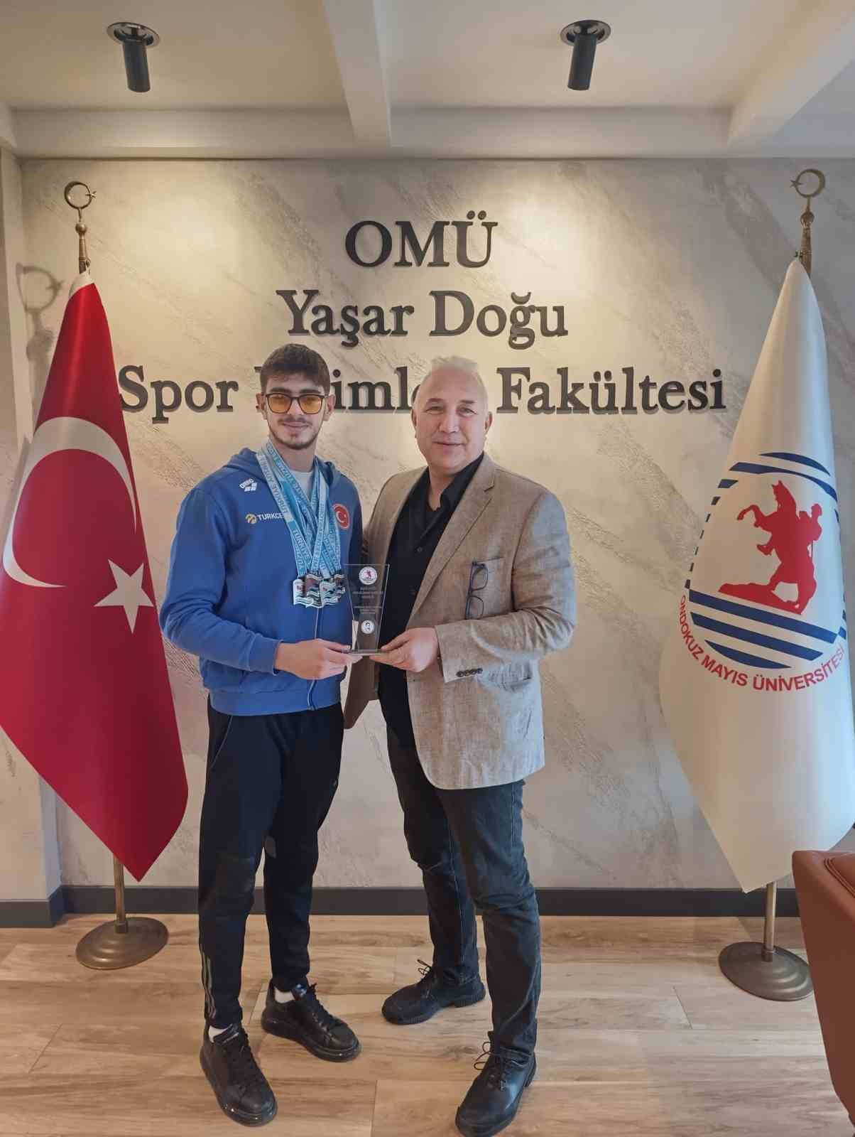 OM&Uuml;&rsquo;l&uuml; y&uuml;z&uuml;c&uuml;den Antalya&rsquo;da madalya yağmuru
