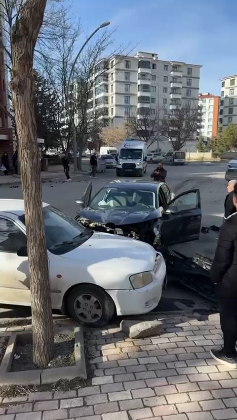 Elazığ’da zincirleme trafik kazası: 1 yaralı