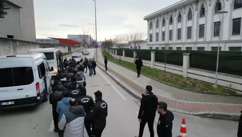 Kocaeli&rsquo;de &ccedil;ocukların m&uuml;stehcen g&ouml;r&uuml;nt&uuml;lerini depolayan 12 ş&uuml;pheli tutuklandı
