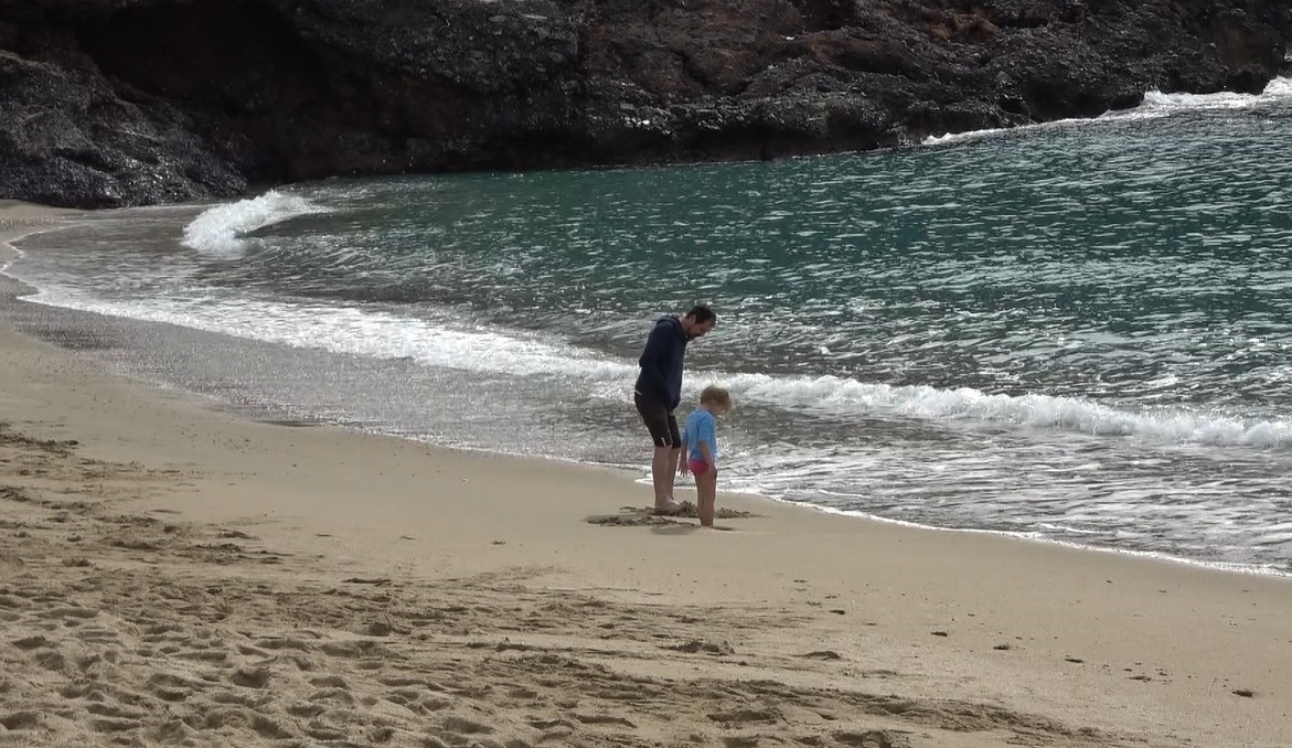 Yurt genelinde kar, Alanya&rsquo;da yazdan kalma g&uuml;nler
