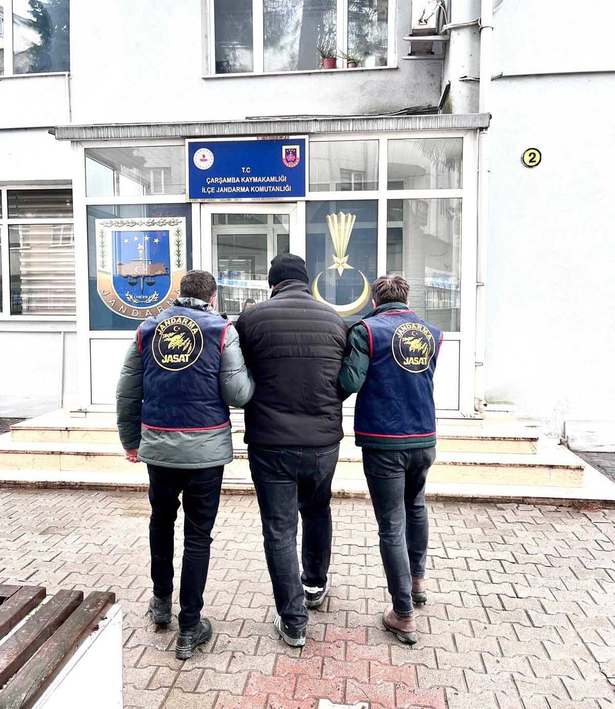 FETÖ üyeliğinden 6 yıl 3 ay hapis cezası bulunan 2 firari yakalandı