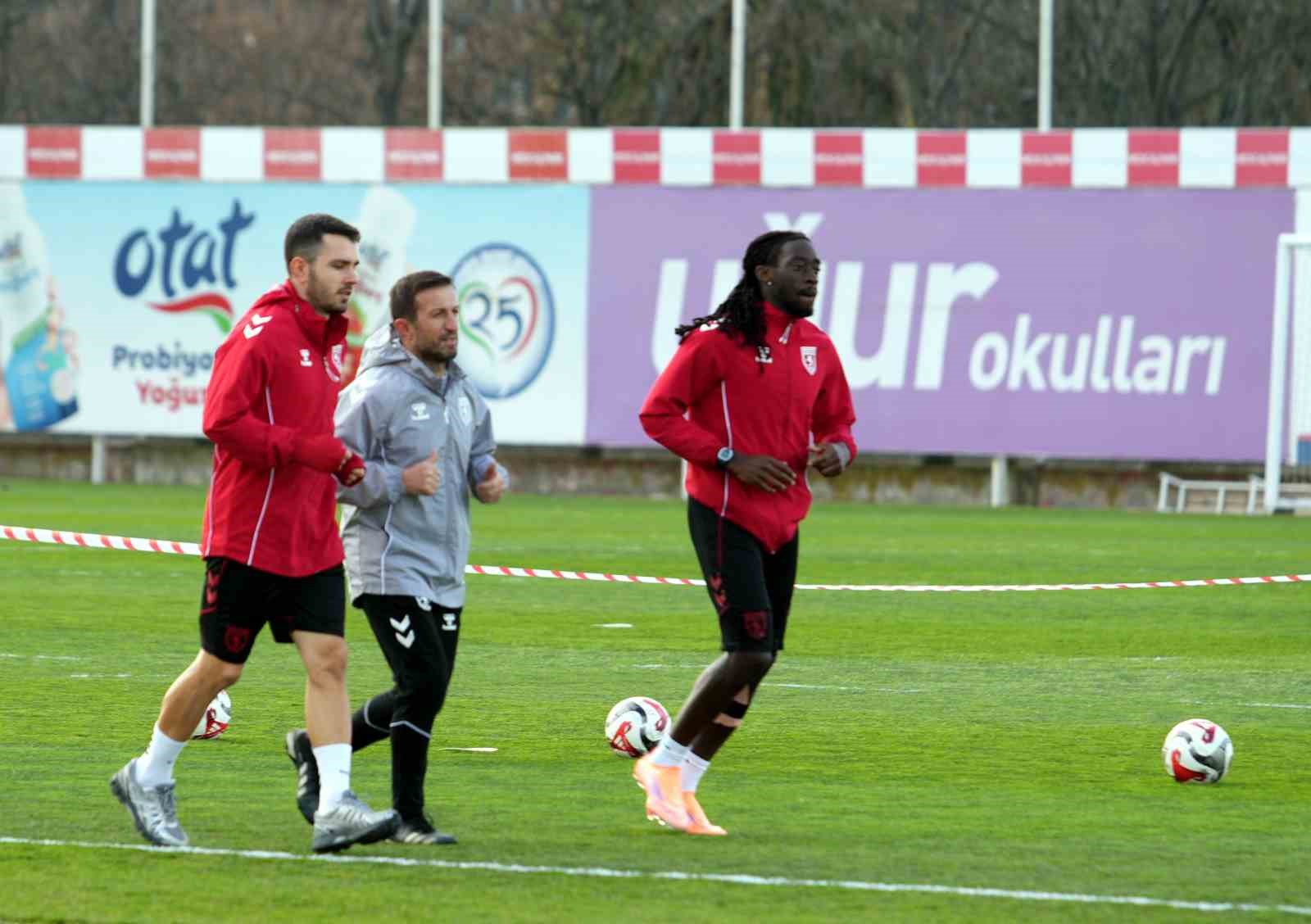 Karadeniz derbisi &ouml;ncesi Samsunspor&rsquo;a taraftar desteği

