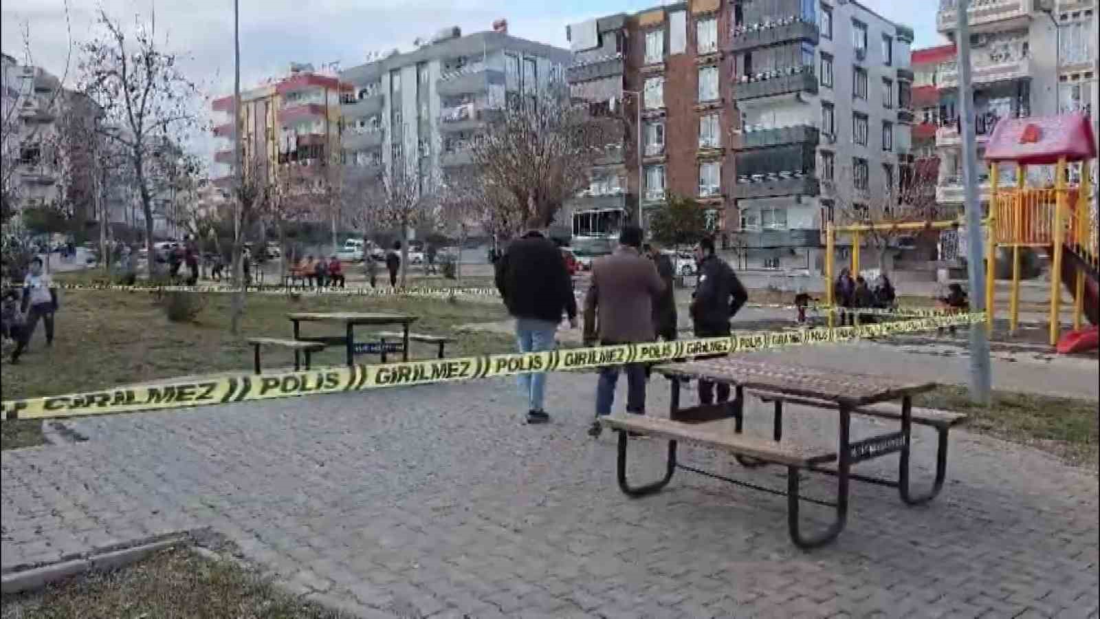 Gaziantep&rsquo;te kızlar arasındaki kavga kanlı bitti: 1 yaralı
