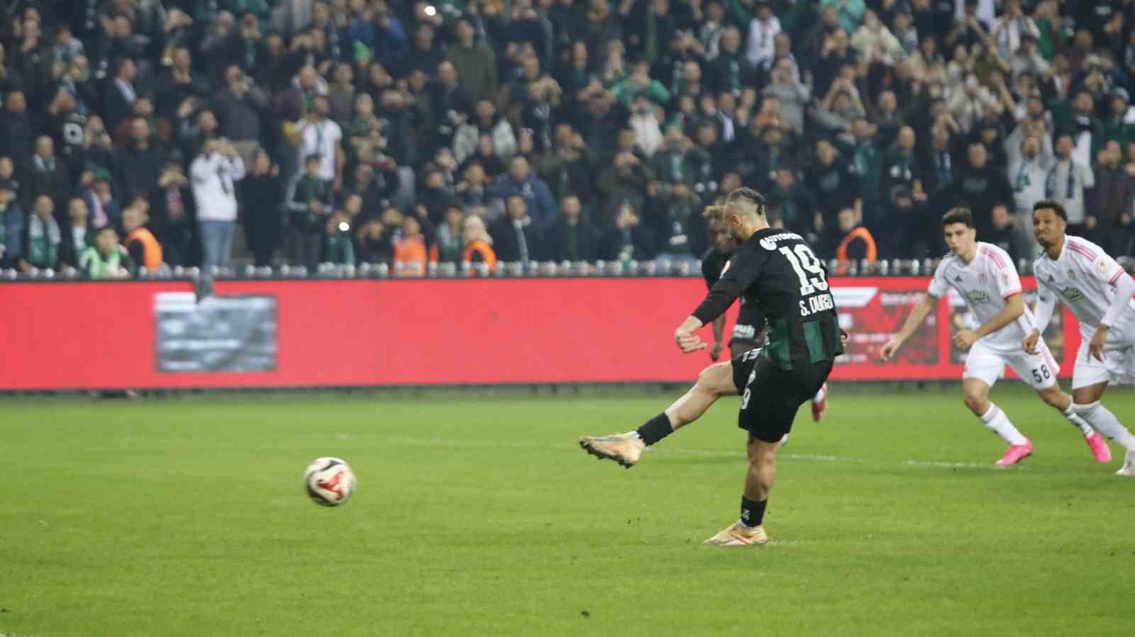 Ziraat T&uuml;rkiye Kupası: Kocaelispor: 1 - Beşiktaş: 0 (Ma&ccedil; devam ediyor)
