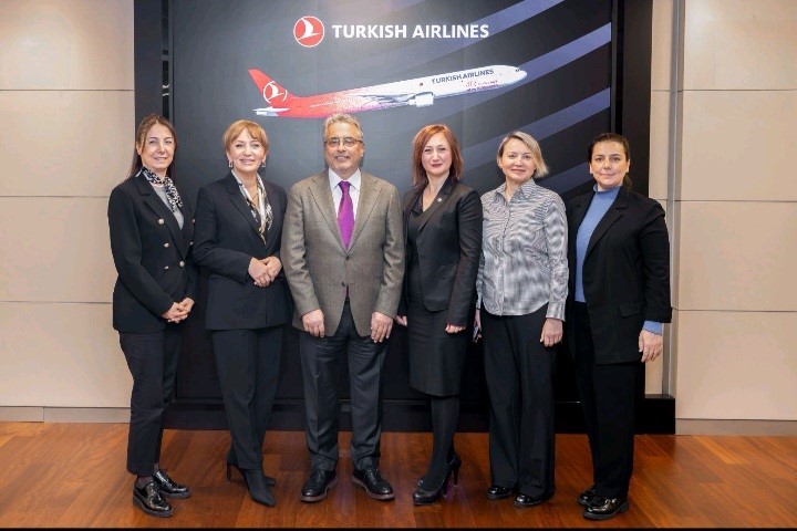 THY İcra Komitesi Başkanı Bolat, yeni se&ccedil;ilen kabin memurları derneği y&ouml;netimini ağırladı
