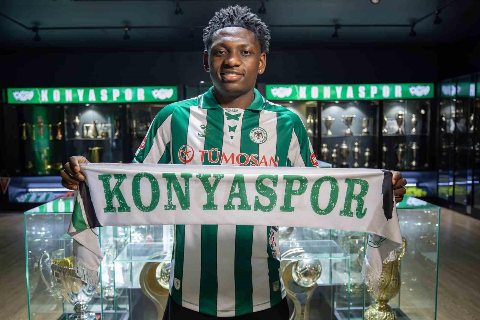 Konyaspor, Kazeem Olaigbe’yi satın alma opsiyonuyla kiraladı