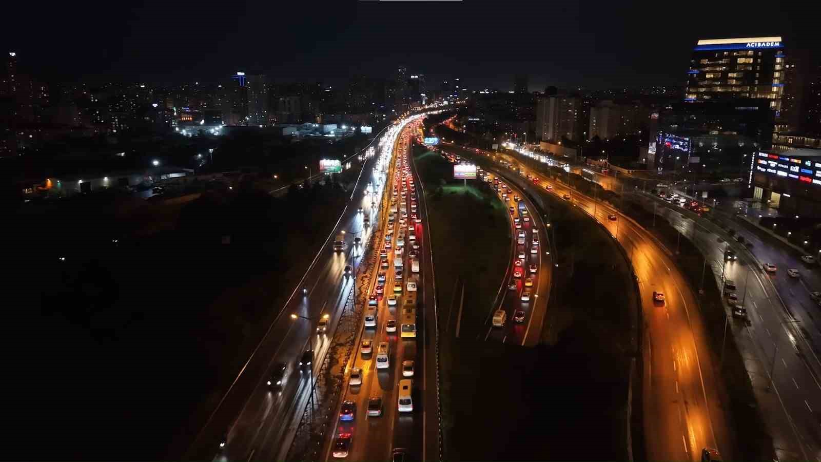 İstanbul Anadolu Yakası’nda trafik yoğunluğu yüzde 90’a ulaştı