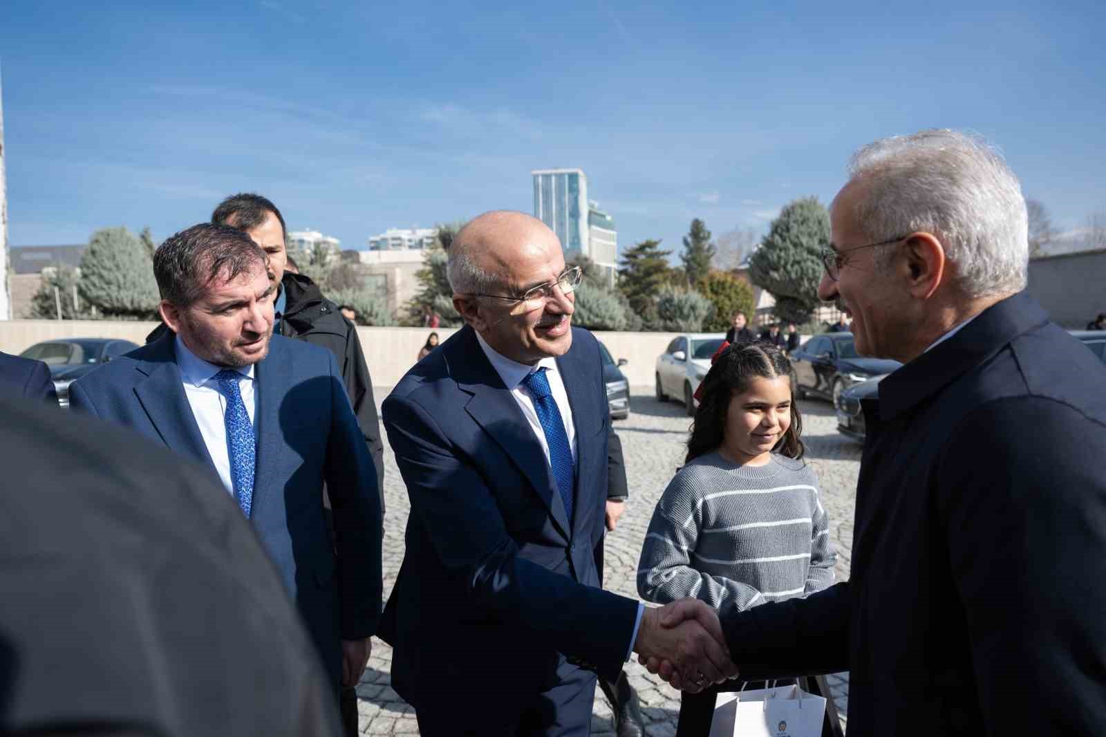 Başkan Er’den Bakan Uraloğlu’na "Fahri Hemşehrilik Beratı"