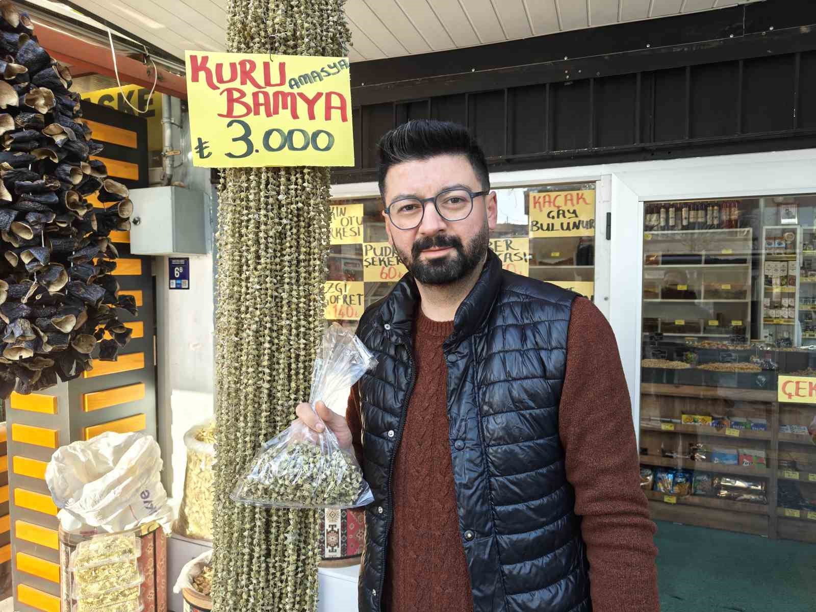 Ramazan&rsquo;ın g&ouml;zdesi bamya tezgahlarda
