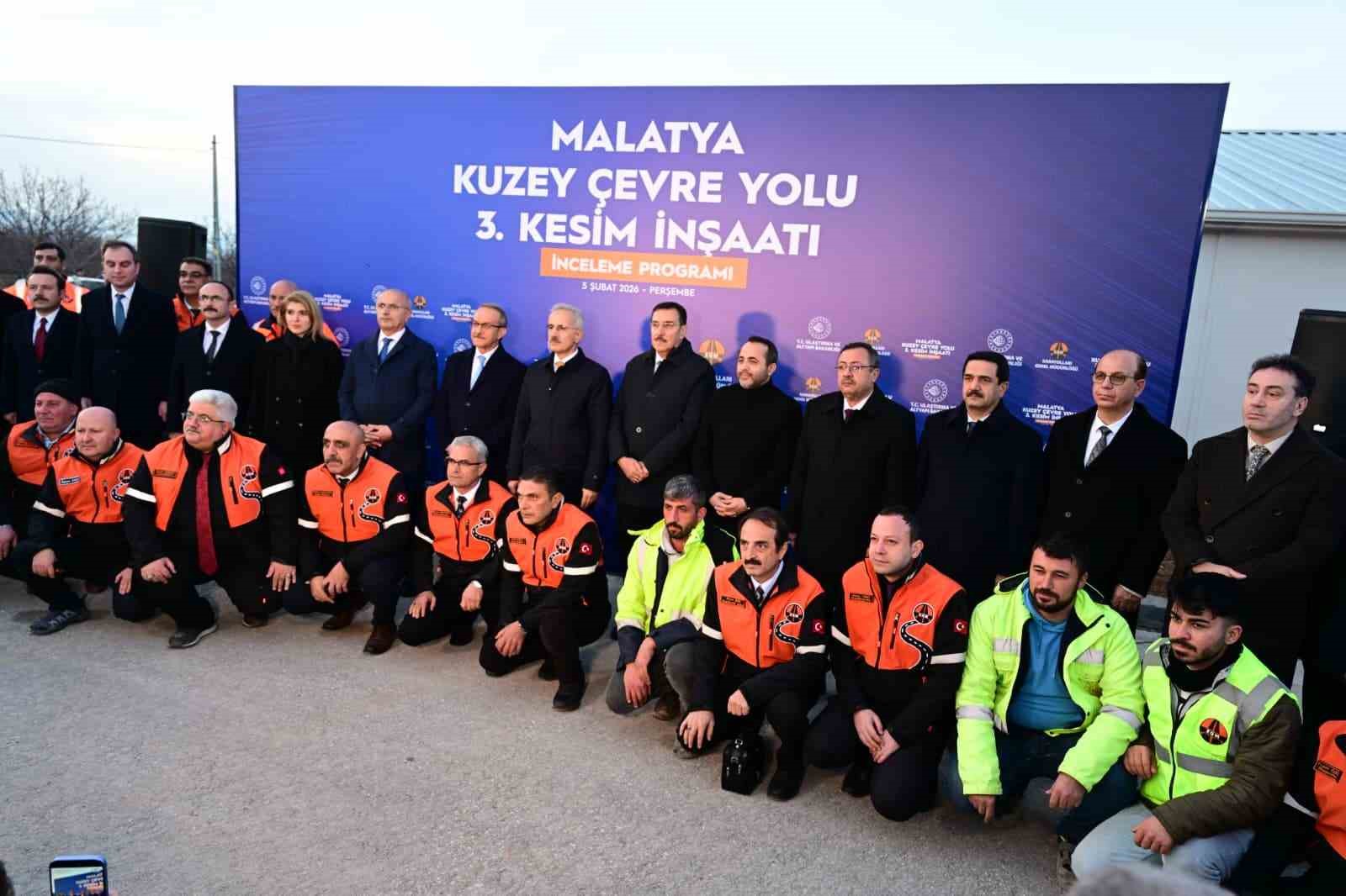 Ulaştırma ve Altyapı Bakanı Uraloğlu, Malatya Kuzey &Ccedil;evre Yolu şantiyesinde inceleme yaptı
