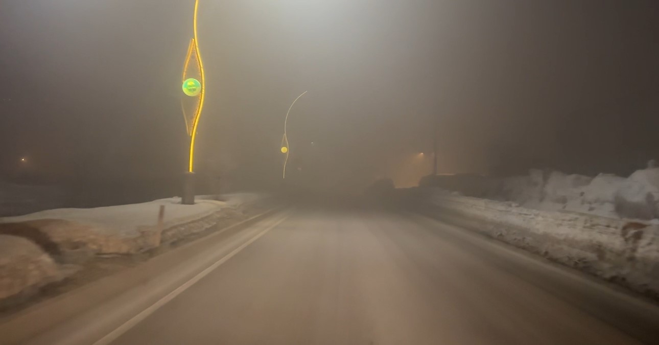 Y&uuml;ksekova&rsquo;da yoğun sis g&ouml;r&uuml;ş mesafesini 5 metreye d&uuml;ş&uuml;rd&uuml;
