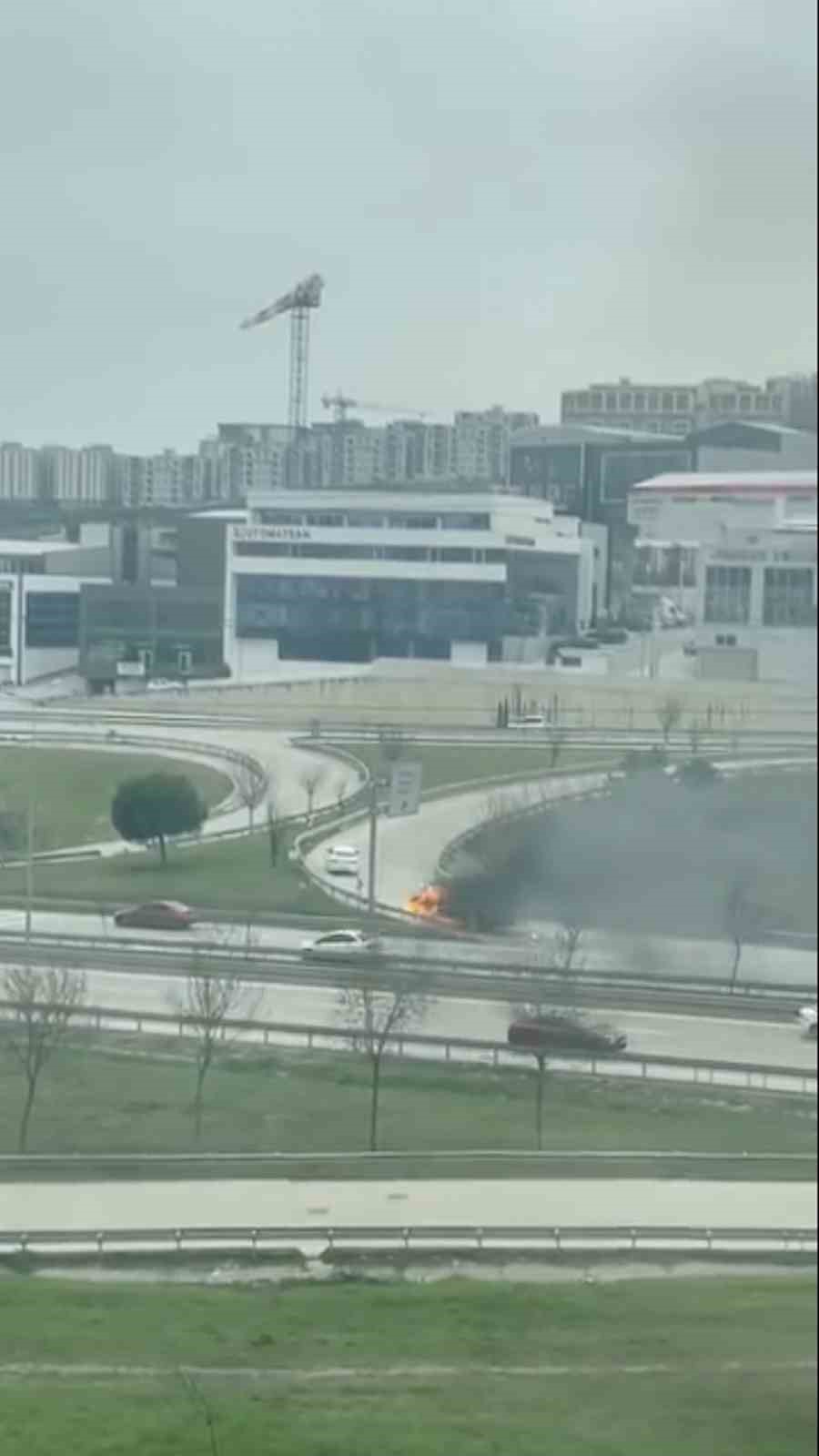 Bursa&rsquo;da seyir halindeki kamyonet alev alev yandı
