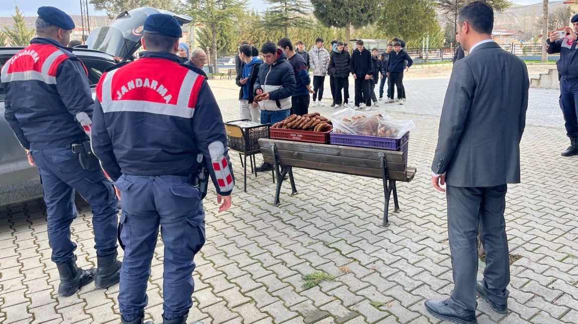 Hisarcık&rsquo;ta Şehit Y&uuml;ksel Arık dualarla anıldı
