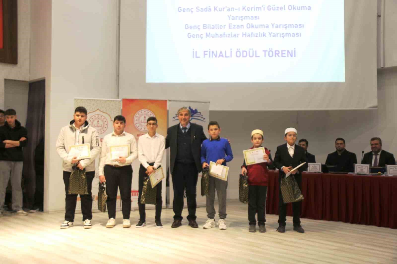 K&uuml;tahya&rsquo;da din &ouml;ğretimi yarışmaları il finali &ouml;d&uuml;l t&ouml;reni d&uuml;zenlendi
