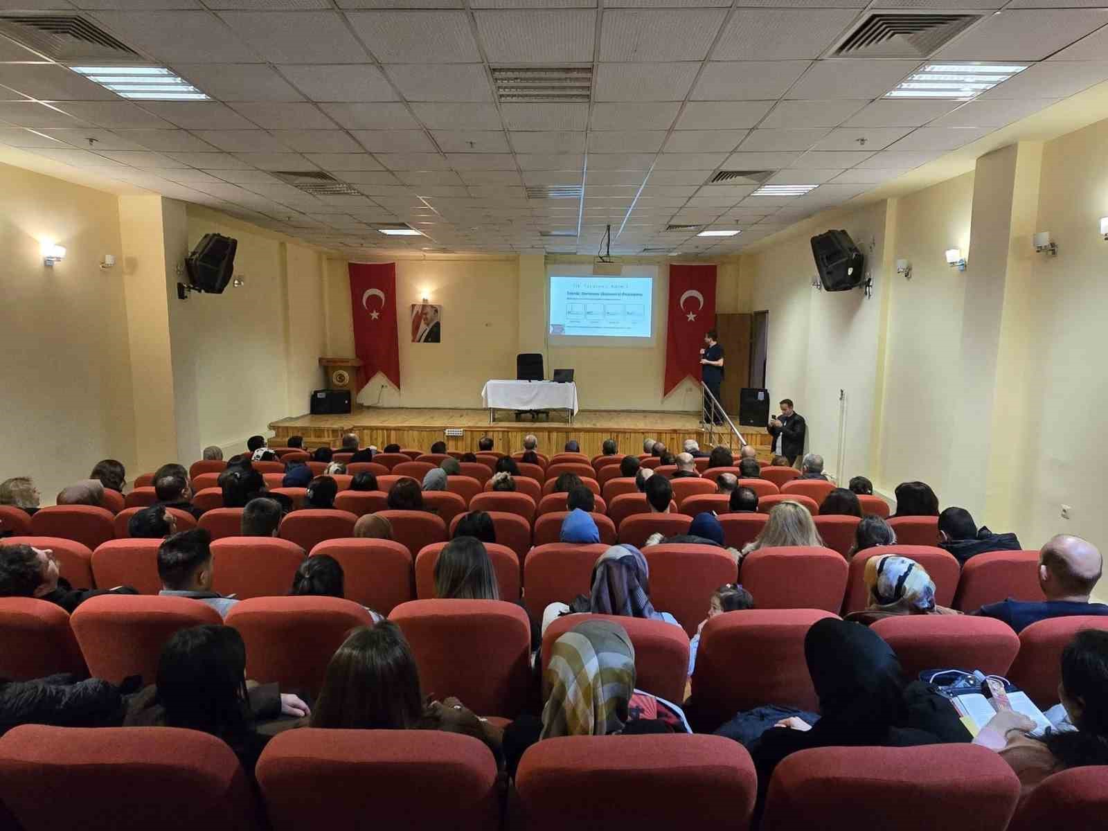 Emirdağ’da görev yapan öğretmenlere ‘Temel İlk Yardım Eğitimi’ düzenlendi