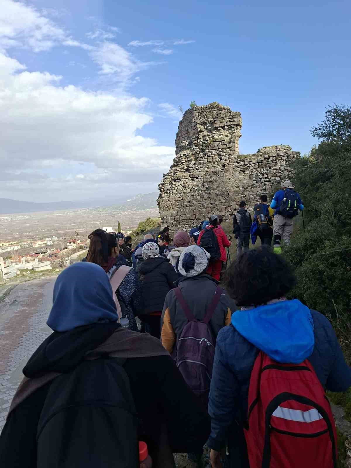 Doğaseverler Denizli&rsquo;nin yeşilliklerine y&uuml;r&uuml;yor
