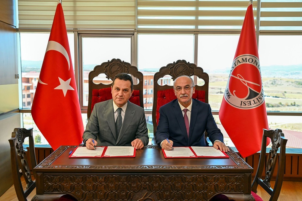 Kastamonu Üniversitesi’nden Giresun Üniversitesi’ne yazılım desteği