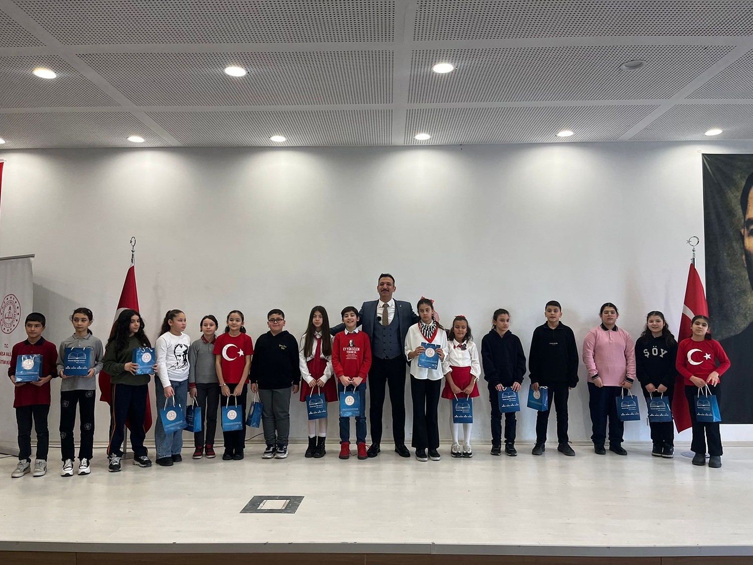 İstiklal Marşı Güzel Okuma Yarışması’nda il birincisi Kula’dan