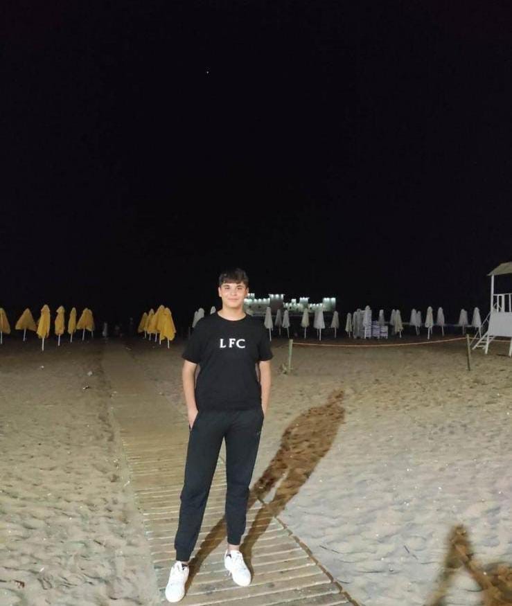 Asrın felaketinin 3&rsquo;&uuml;nc&uuml; yıl d&ouml;n&uuml;m&uuml;nde deprem mezarlığında h&uuml;z&uuml;nlendiren ziyaret
