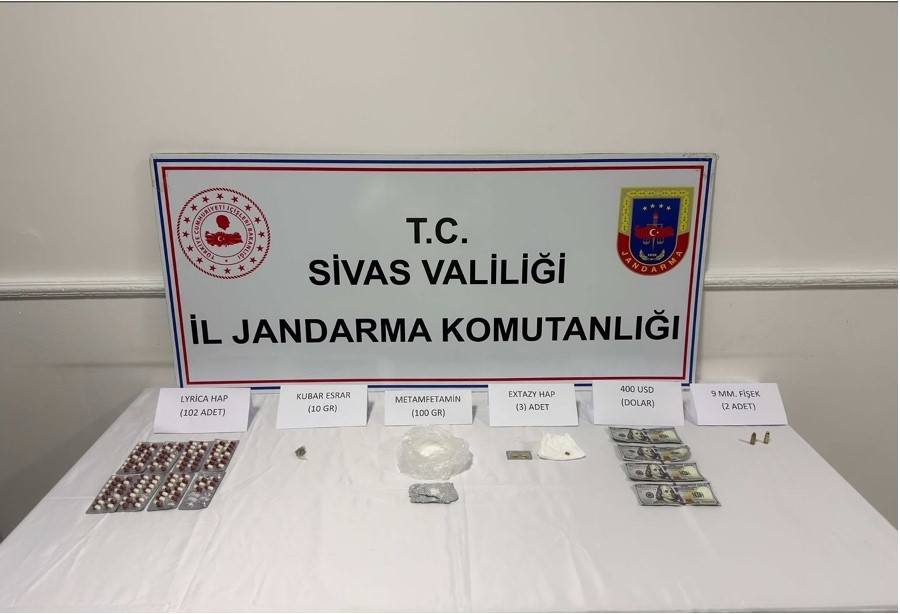 Şarkışla’da uyuşturucu operasyonu: 3 tutuklama