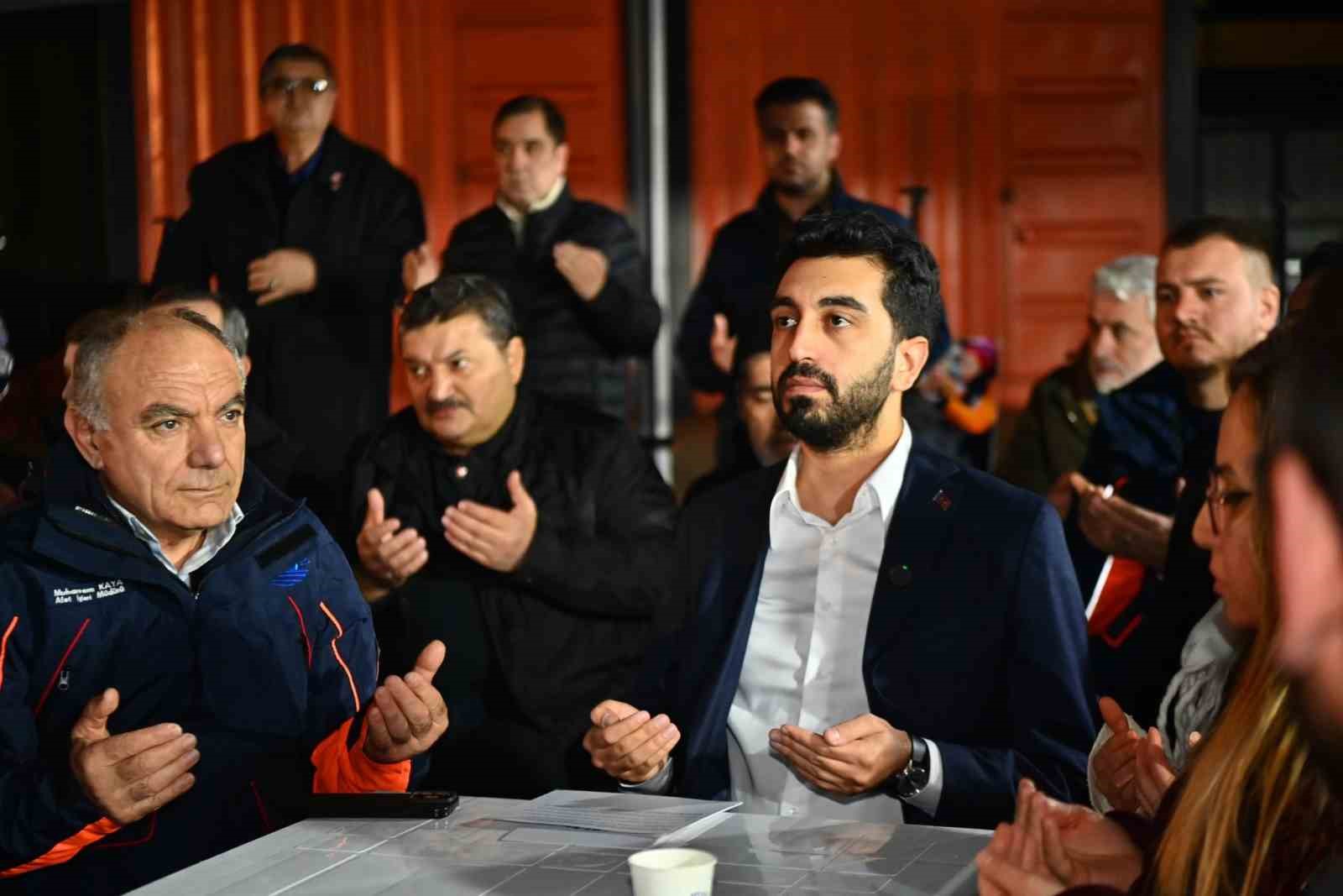 6 Şubat depremlerinde hayatını kaybedenler Tuzla’da dualarla anıldı