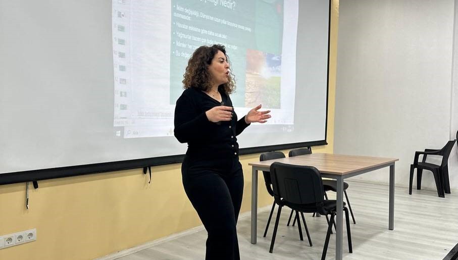 Sinop&rsquo;ta &ouml;ğrenciler iklim değişikliği hakkında bilgilendirildi
